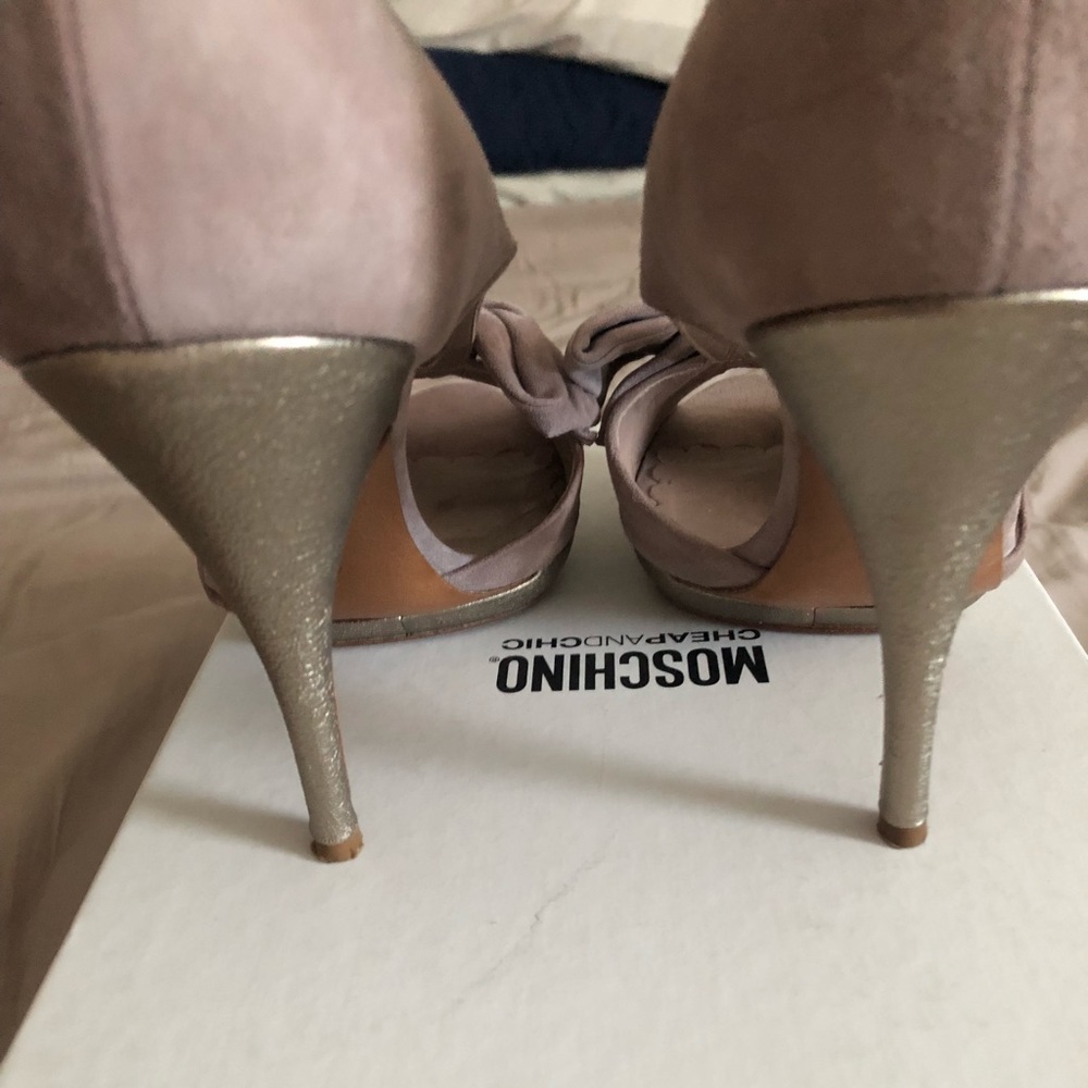 Moschino Pretty and Feminine Bow Heels ๐๐ - Picture 3 of 5